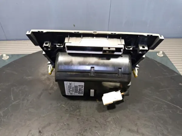 Cendrier Toyota Avensis T27 OEM 14433/Wrakowisko image 4