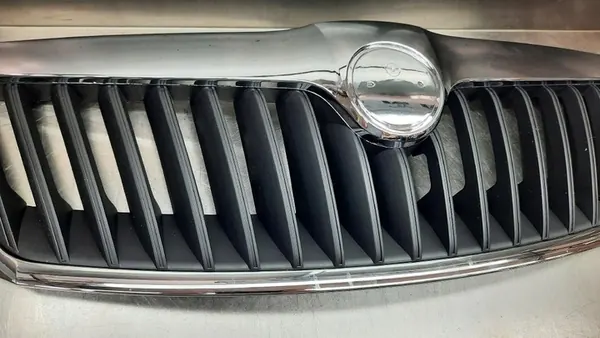 Grill Skoda Octavia II Lift 08-13R OEM 1Z0853668A image 4