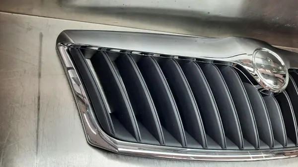Grill Skoda Octavia II Lift 08-13R OEM 1Z0853668A image 5