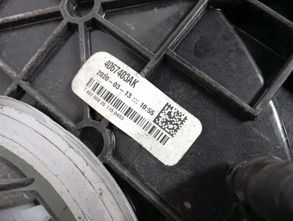 Audi AdBlue-tank & Pump OEM 4067403AK - Begagnad image 8