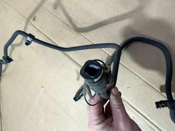 Manguera AdBlue Mercedes OEM A2054700464 para Clase C W205 image 9