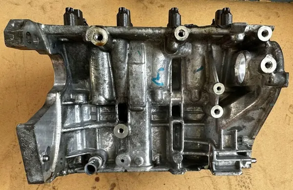Bloco motor Nissan Juke II OEM 110119230R - 1.0 DIG-T image 5