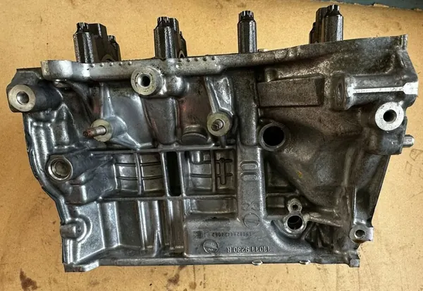 Bloco motor Nissan Juke II OEM 110119230R - 1.0 DIG-T image 6