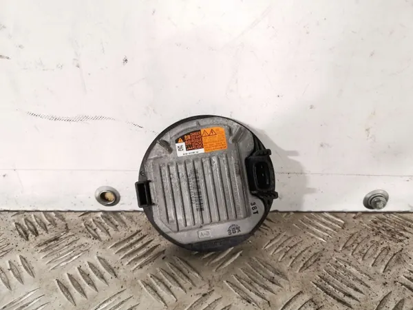 Balastro Xenon Subaru OEM FBZ8951 - Usado image 3