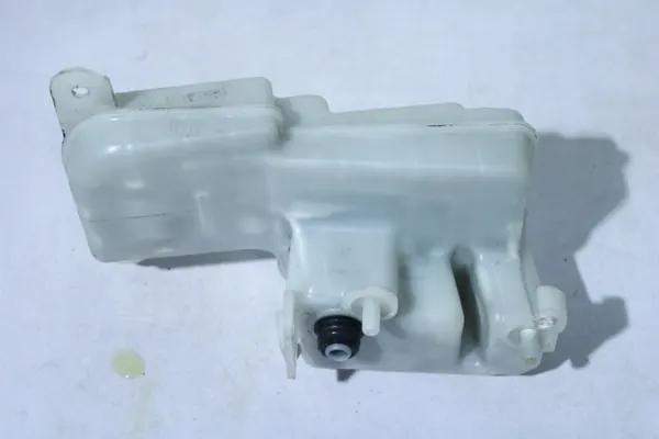 BMW OE Bromsvätskebehållare OEM 6799629 6886475 image 3