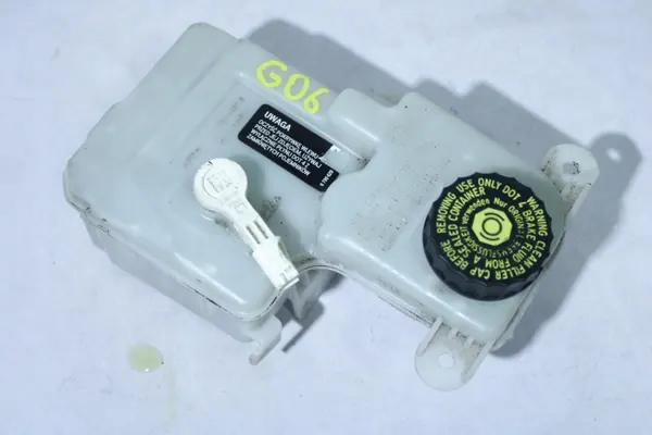 BMW OE Bromsvätskebehållare OEM 6799629 6886475 image 4