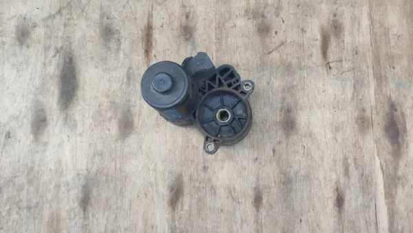 Elektrischer Feststellbremsmotor links OEM JJ32-2K328-AA image 3