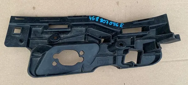 Audi RS7 C7 Framskärms tvättfäste OE 4G8807096E image 2