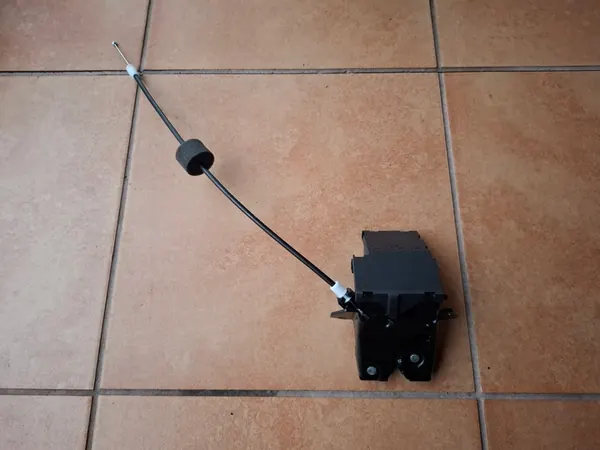 Baklucka Lås Mercedes-Benz W211 W203 W209 A1717500085 image 2