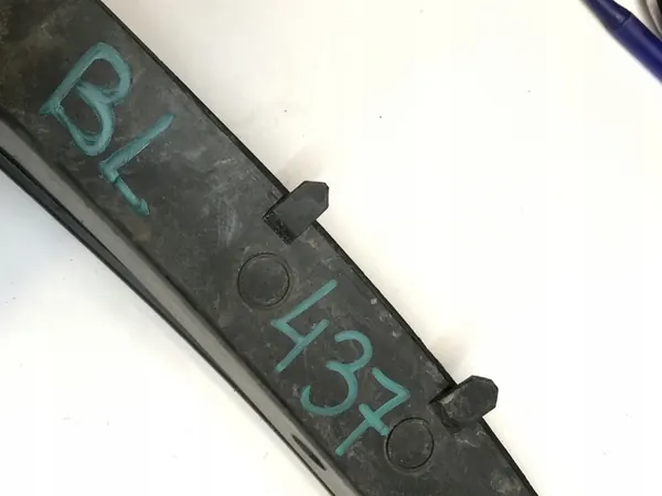 Oikea etulokasuoja Tesla Y 1683860-00-A image 7