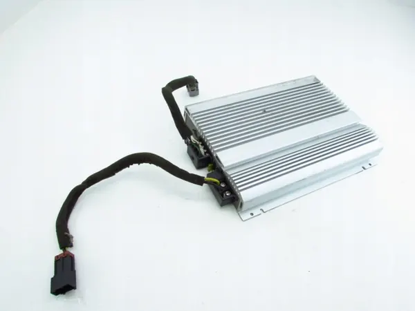 Volvo C70 I Stereo-Verstärker OEM 3533798 - Gebraucht image 2