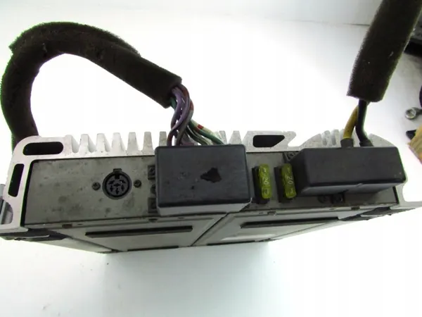 Volvo C70 I Stereo-Verstärker OEM 3533798 - Gebraucht image 6