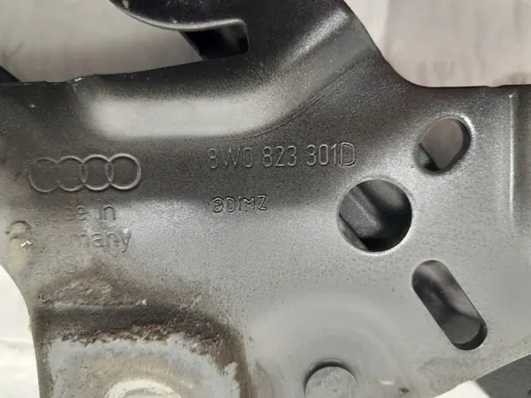 Audi A4 B9 Linke Motorhaubenscharnier OEM 8W0823301D image 4