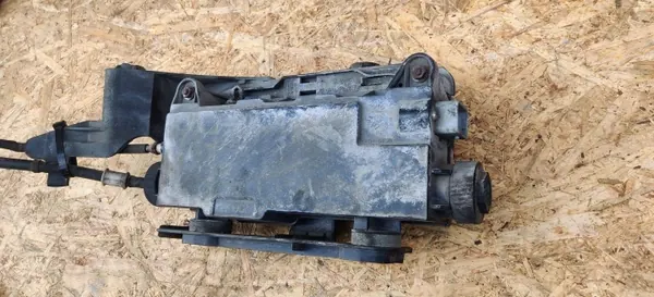 Renault Scenic II sähköinen käsijarru OEM 8200343471 image 4