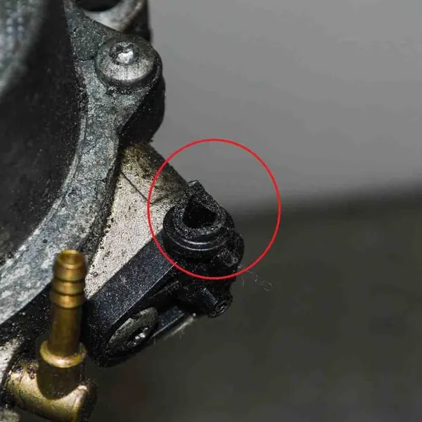 Imupumppu Opel Corsa D 2013 OEM 55221036 image 5