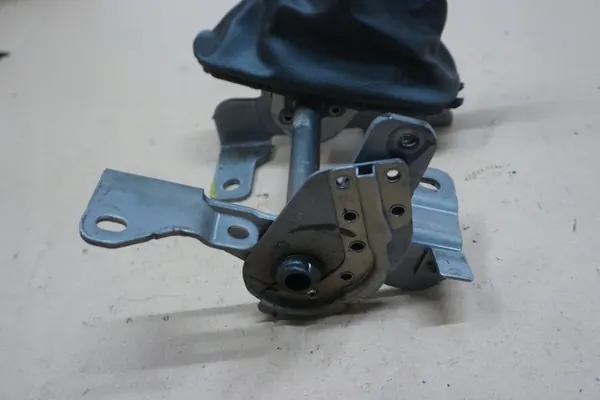 Nissan D40 Handbromsspak OEM D40 DŹWIGNIA RĘCZNEGO image 3