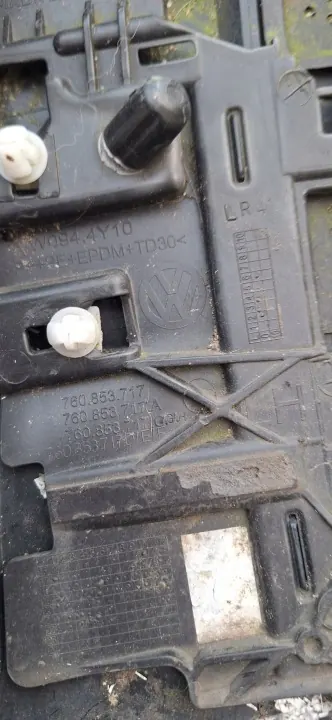 OEM 760853717 Etu vasen lokasuoja VW Touareg III image 6