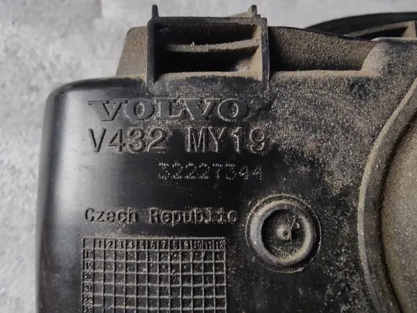 VOLVO V60 II 2018 Tampa de Combustível LAK-614 image 5