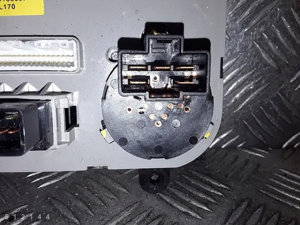 Módulo controle AC Hyundai OEM 972502L170 - Usado image 5