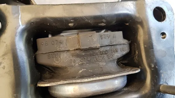 Cojín de montaje del motor CITROEN C3 image 2