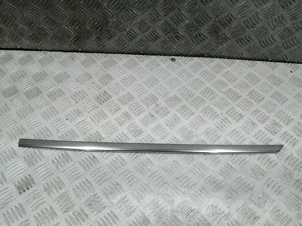 Garniture Portière Arrière Gauche VW T-Roc OEM 2GA839644H image 2