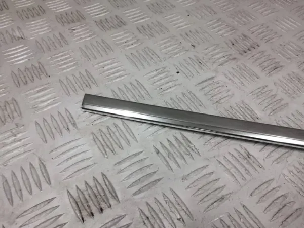 Garniture Portière Arrière Gauche VW T-Roc OEM 2GA839644H image 3