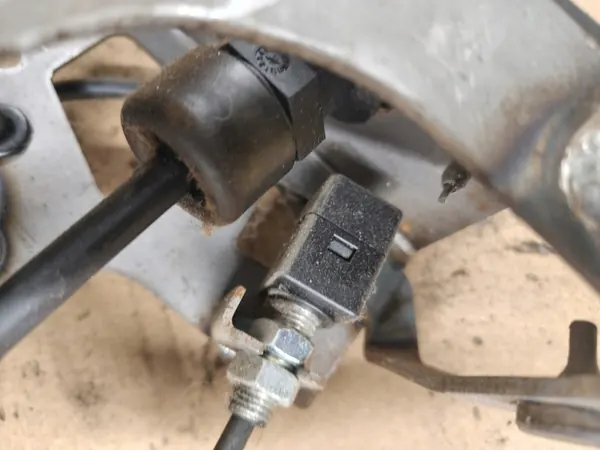 Kopplingspedal OEM 328023Z500 för Hyundai i40 image 4