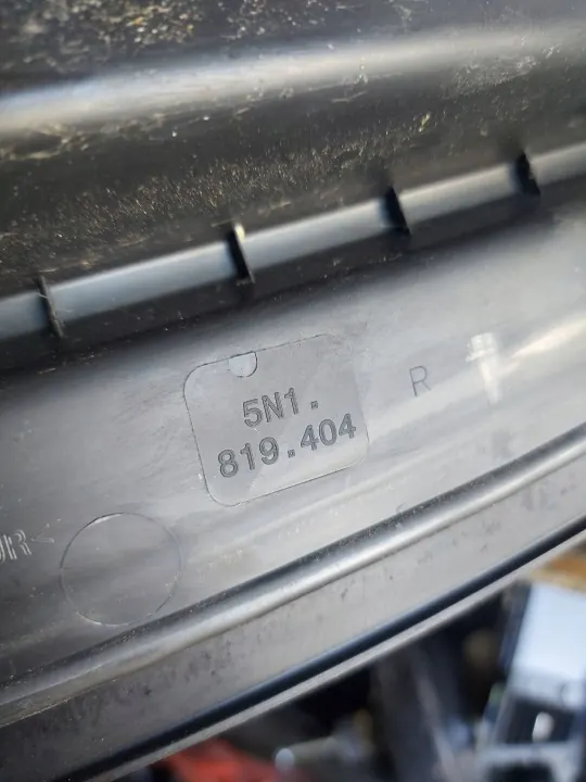 VW Tiguan Vindrutstätning OEM 5N1819404 - Begagnad image 4