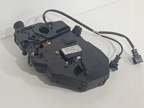 VW T5 MULTIVAN CADDY III Baklucka Lås image 2