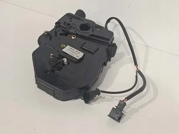 VW T5 MULTIVAN CADDY III Baklucka Lås image 3