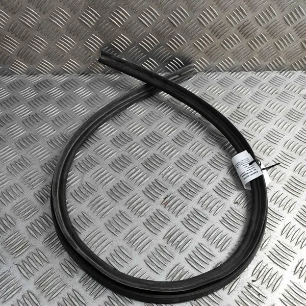 Junta do capô VW Amarok OEM 2H0823737B 2018 image 2
