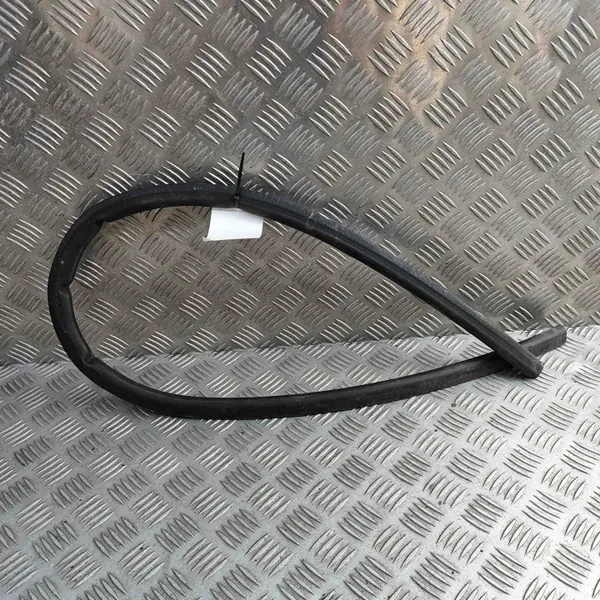 Junta do capô VW Amarok OEM 2H0823737B 2018 image 5