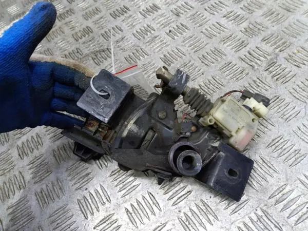 Verrou de Capot Tesla Model S OEM Wrakowisko-13716- image 3