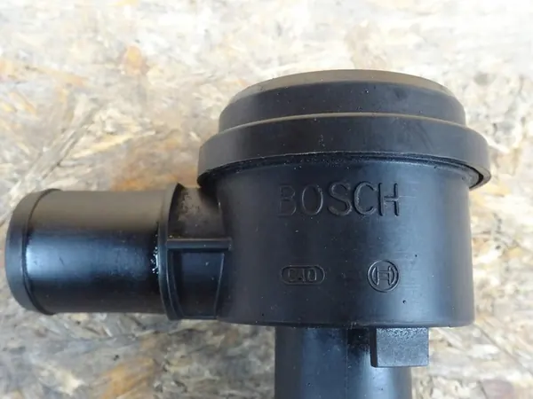 Válvula DV AUDI S3 8L 1.8T 06A145710N image 4