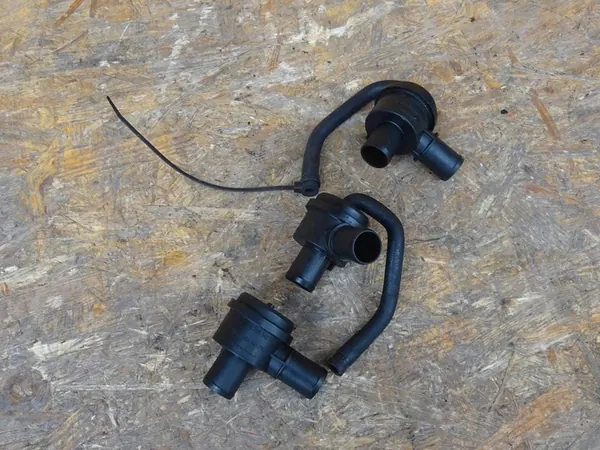 Válvula DV AUDI S3 8L 1.8T 06A145710N image 5