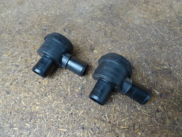 Válvula DV AUDI S3 8L 1.8T 06A145710N image 9