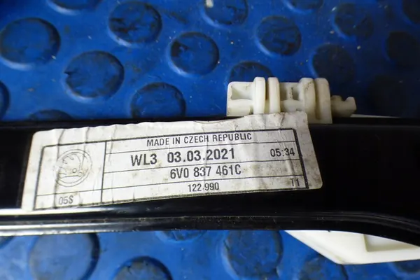 Elevador de vidro dianteiro esquerdo Skoda Fabia III OEM 6V0837461C image 3