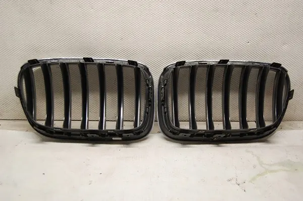BMW X3 F25 Kidney Grille Set 2010-2017 OEM 51117210726 image 2