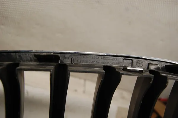 BMW X3 F25 Kidney Grille Set 2010-2017 OEM 51117210726 image 5