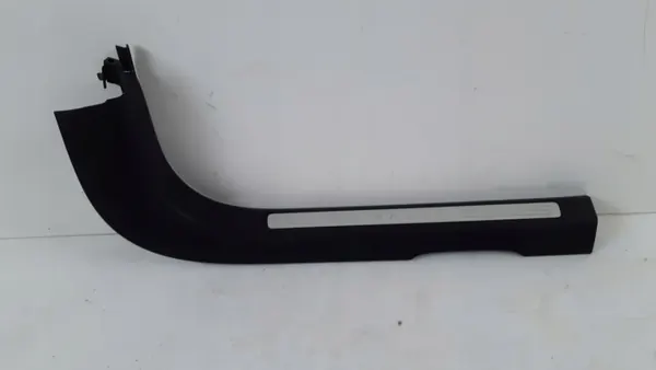 Volvo V60 II Oikea etuoven kynnyssuoja OEM 31468391 image 2