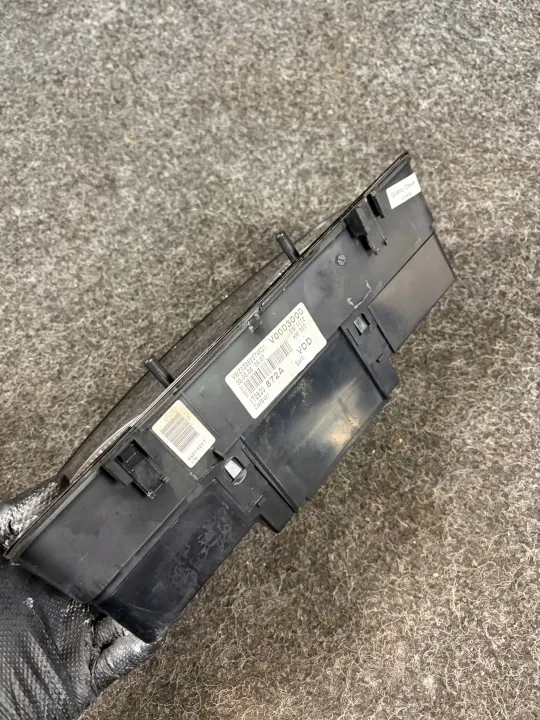 VW Touran I 2.0 TDI Mittaristo OEM 1T0920872A image 6