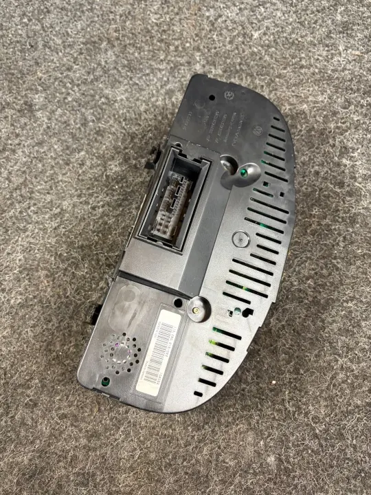 VW Touran I 2.0 TDI Mittaristo OEM 1T0920872A image 8