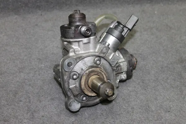 Sistema di alimentazione BMW F10 F01 E70 F15 N57D30C Iniettori Pompa image 8