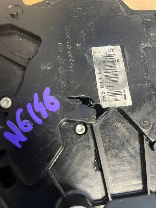 Volkswagen Caddy 2012 Linke Schiebetürschloss OEM 2K5843653 image 2