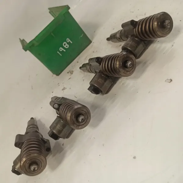 Pompe à carburant VW Touran I 2.0 TDI OEM 0414720402 image 10