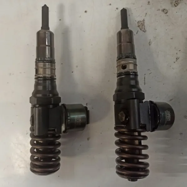 Pompe à carburant VW Touran I 2.0 TDI OEM 0414720402 image 3