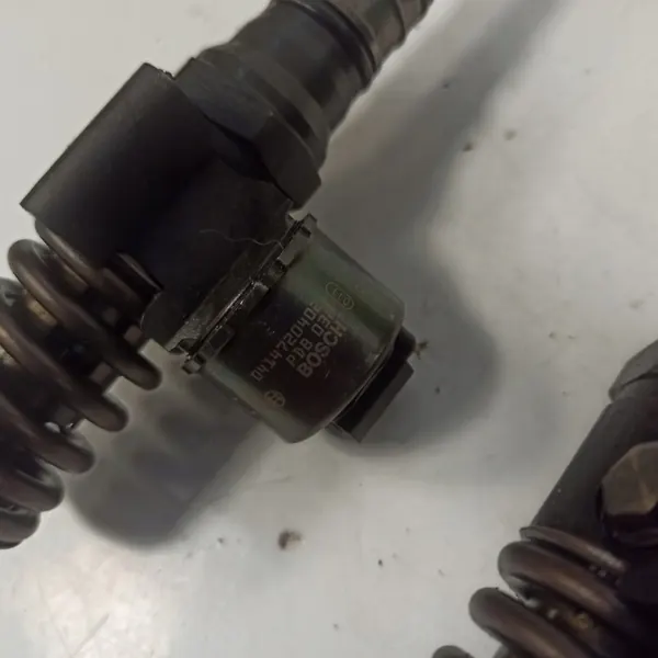 Pompe à carburant VW Touran I 2.0 TDI OEM 0414720402 image 5