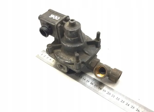 Régulateur de pression d'air Mercedes-Benz OEM 0044299844 image 2