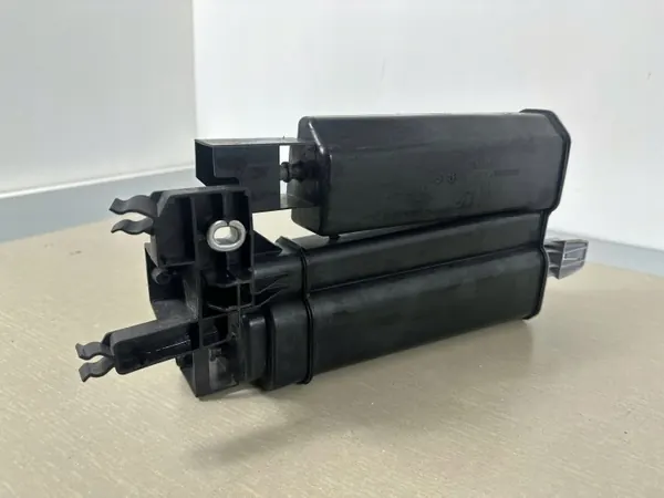OEM 3Q0201801A Réservoir charbon actif VW Passat B8 image 3