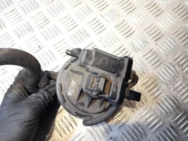Pompe à eau Audi Q7 OEM 7L8906271A - Occasion image 3